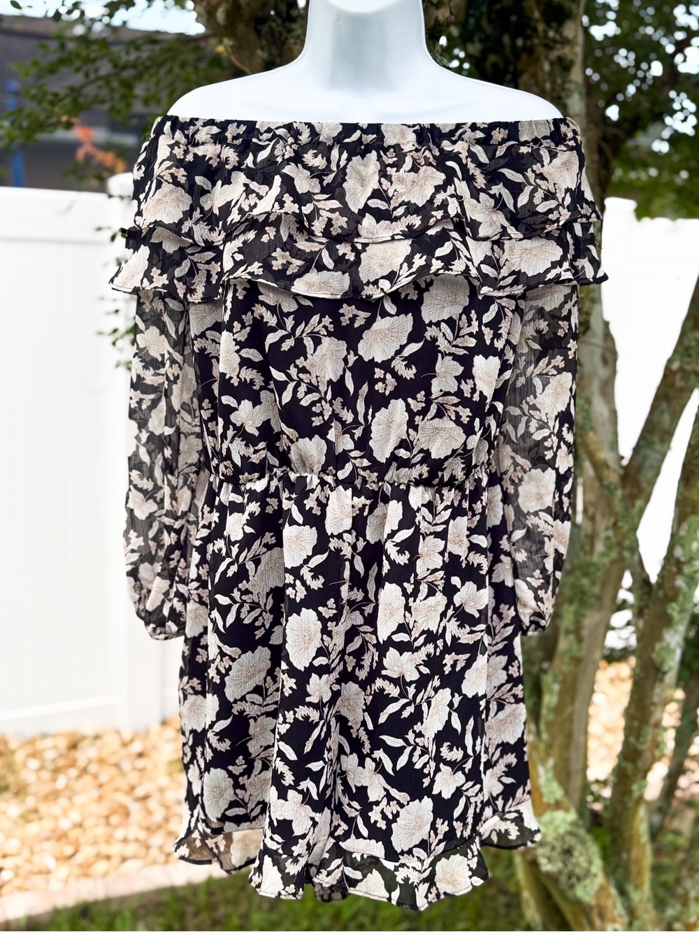 Express Floral Off Shoulder Romper Black Cream Ruffle Long Sleeve Size L